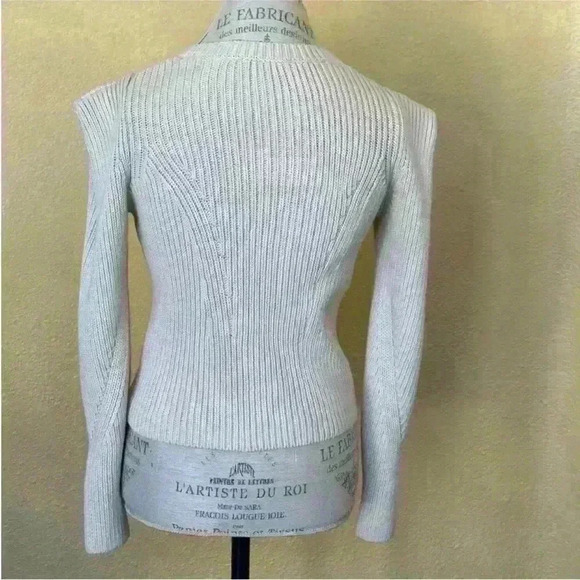 & Other Stories Statement Padded Shoulders
Cream Knit Sweater Size XS NWOT! - Picture 7 of 9